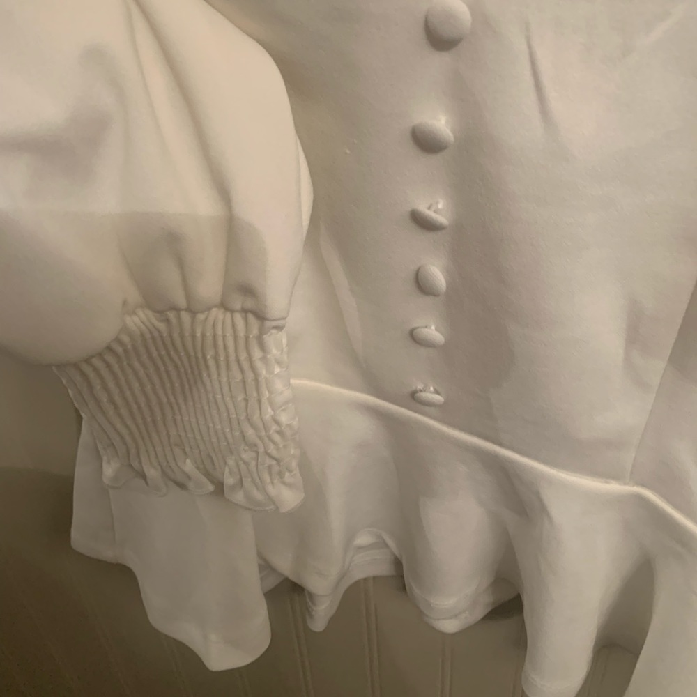WHITE PEPLUM TOP - Picture 3 of 4